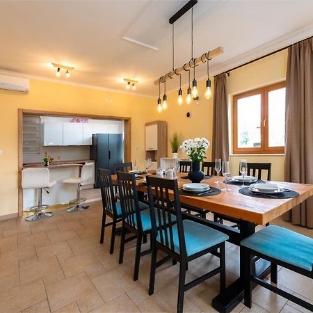 Vila Vergatum-Privacy,Gym,Billiards,Table Tennis Donji Brgat المظهر الخارجي الصورة