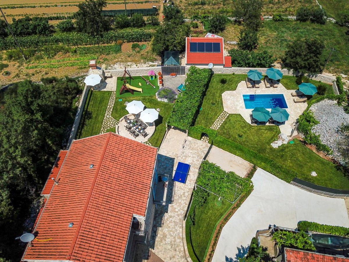 Vila Vergatum-Privacy,Gym,Billiards,Table Tennis Donji Brgat المظهر الخارجي الصورة
